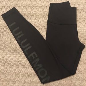 Black Lululemon Wunder Under Legging